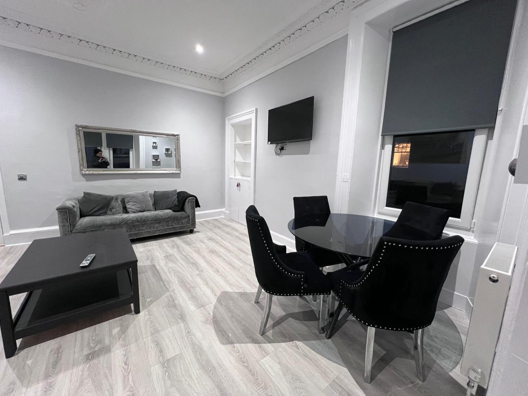 Lovely 4 Bedroom 2Nd Floor Walk Up Apartment Εδιμβούργο Εξωτερικό φωτογραφία